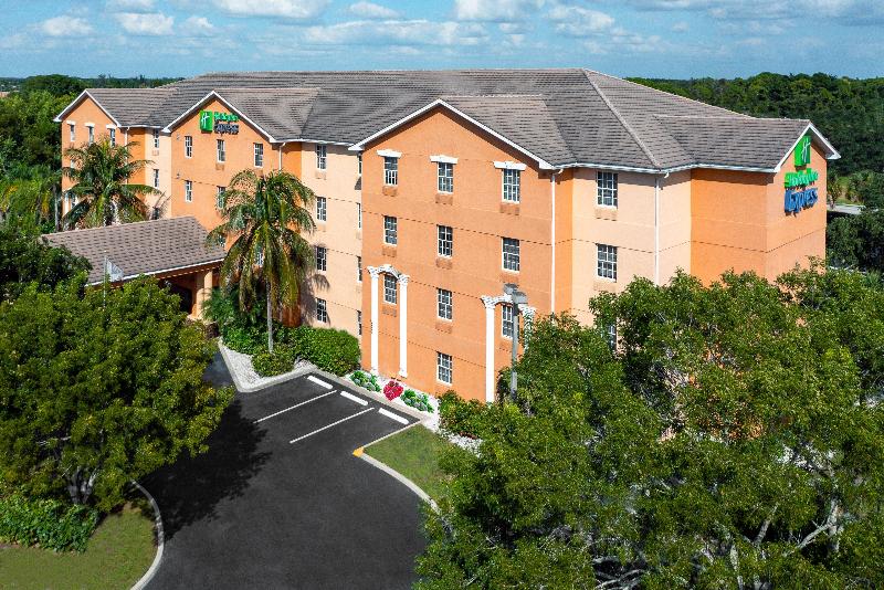 Holiday Inn Express Hotel & Suites Bonita Springs/naples, An Ihg