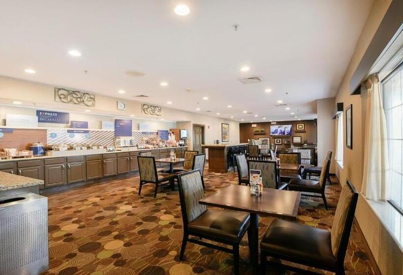 فندق Holiday Inn Express & Suites Chicago Deerfield Lincolnshire, An Ihg