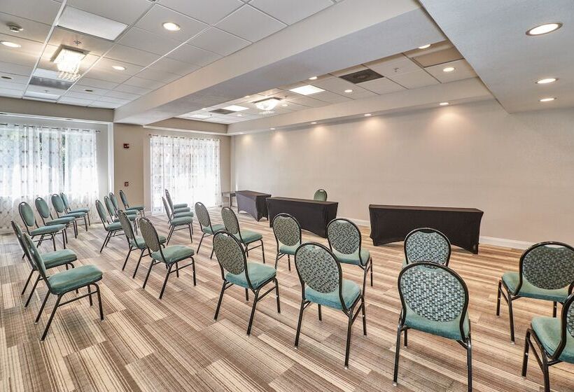 Holiday Inn Express Hotel & Suites Clearwater Us 19 North, An Ihg