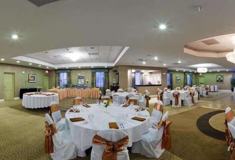 Holiday Inn Express Hotel & Suites Clearwater Us 19 North, An Ihg