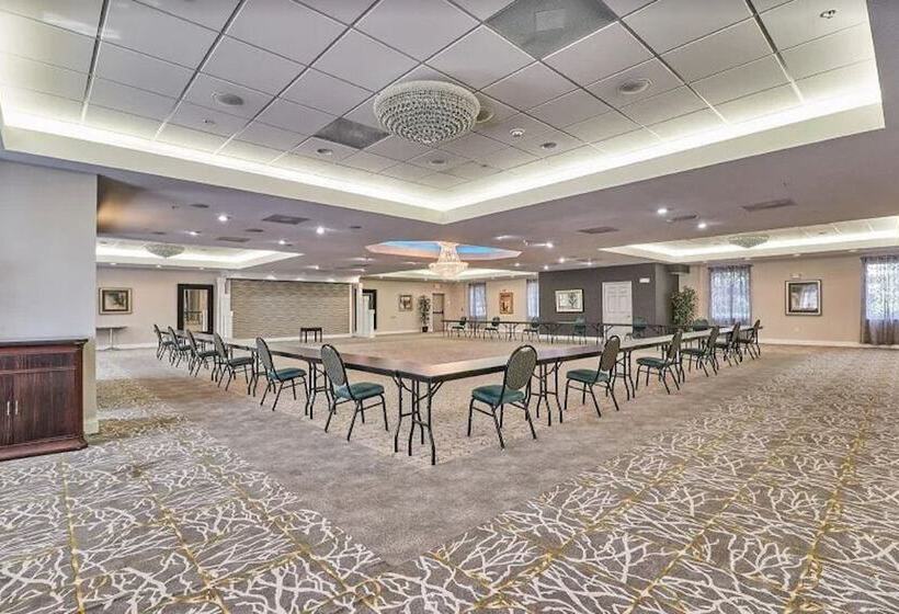 Holiday Inn Express Hotel & Suites Clearwater Us 19 North, An Ihg