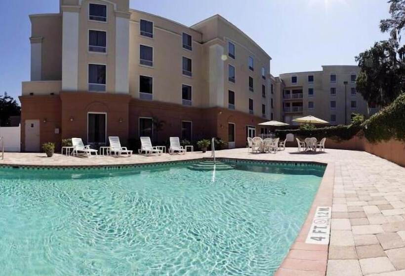 Holiday Inn Express Hotel & Suites Clearwater Us 19 North, An Ihg