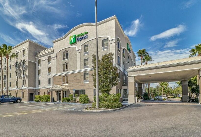 Holiday Inn Express Hotel & Suites Clearwater Us 19 North, An Ihg