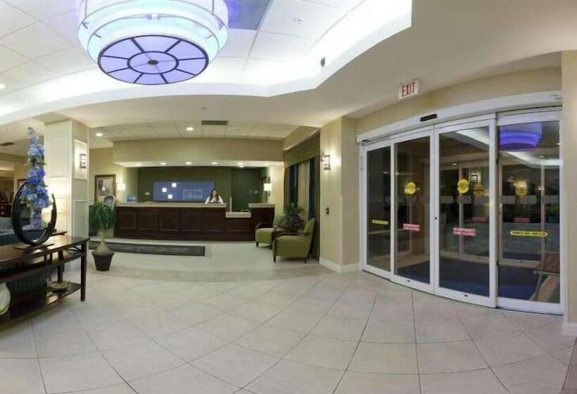 Holiday Inn Express Hotel & Suites Clearwater Us 19 North, An Ihg