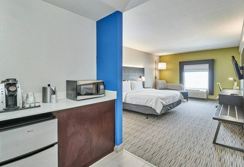 Holiday Inn Express Hotel & Suites Clearwater Us 19 North, An Ihg