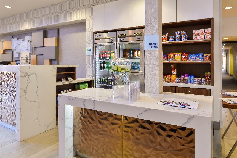 호텔 Holiday Inn Express & Suites Elk Grove Central   Hwy 99, An Ihg