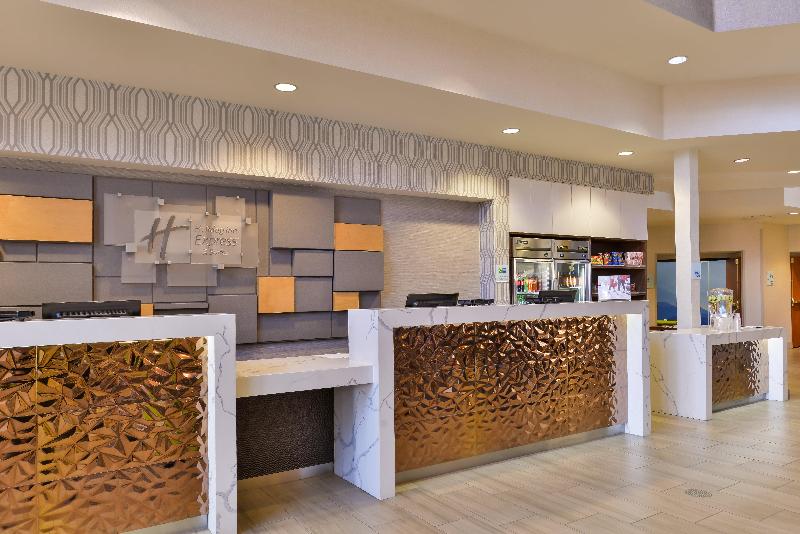 호텔 Holiday Inn Express & Suites Elk Grove Central   Hwy 99, An Ihg
