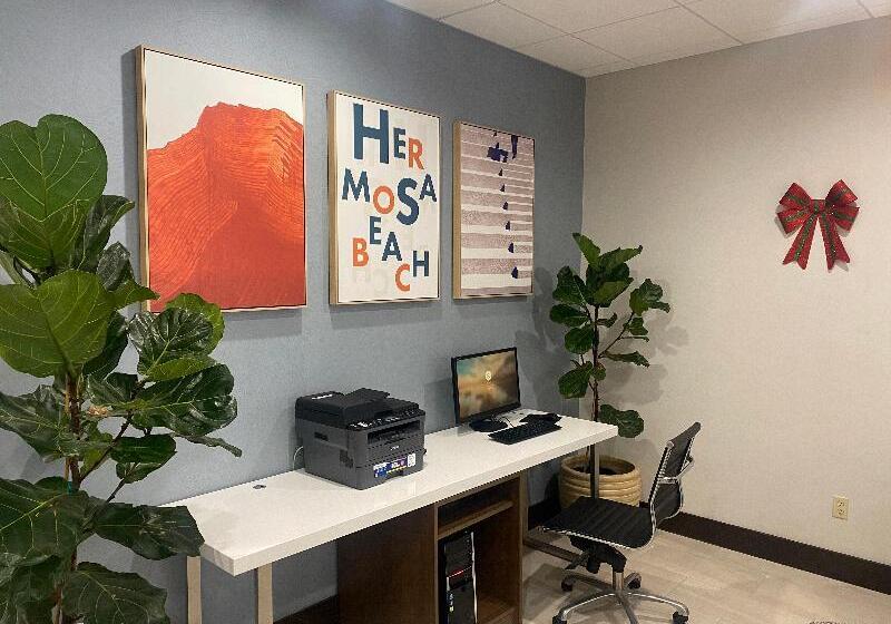 Holiday Inn Express Hotel & Suites Hermosa Beach, An Ihg