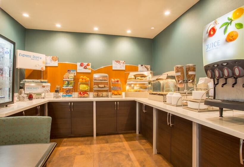 Holiday Inn Express Hotel & Suites Manteca, An Ihg