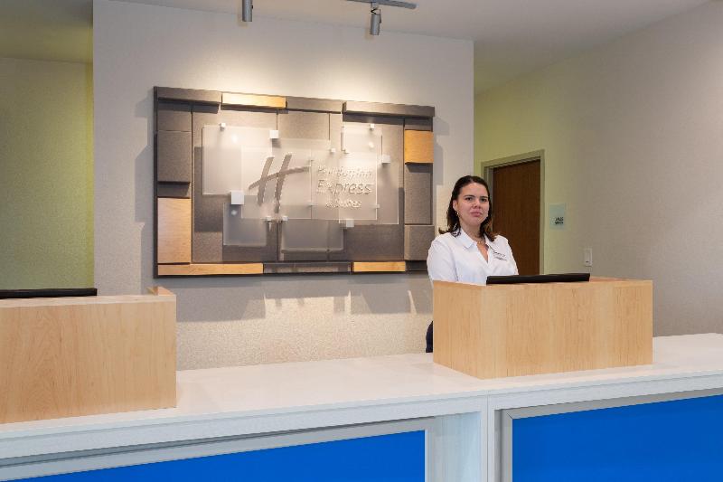 Holiday Inn Express Hotel & Suites Tampa Fairgrounds Casino, An Ihg