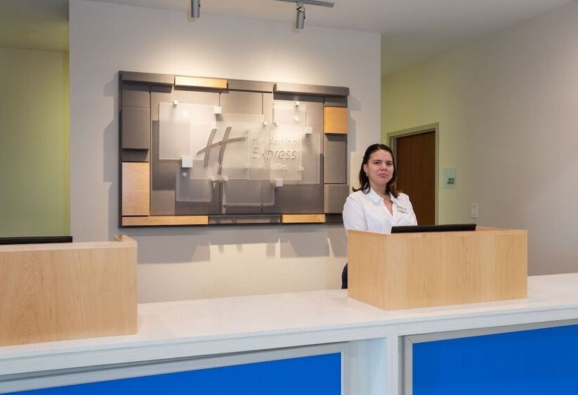 Holiday Inn Express Hotel & Suites Tampa Fairgrounds Casino, An Ihg