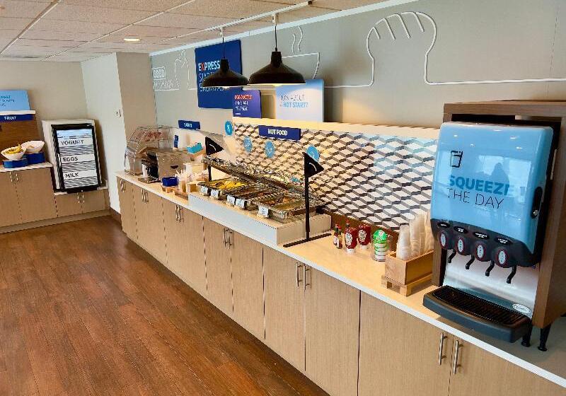 Holiday Inn Express Hotel & Suites Tampa Oldsmar, An Ihg