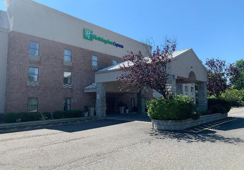 Holiday Inn Express Hotel & Suites West Point Fort Montgomery, An Ihg