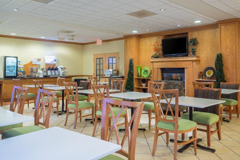 Holiday Inn Express Hotel & Suites Woodbridge, An Ihg