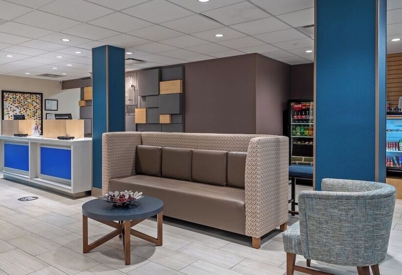 Holiday Inn Express Hotel & Suites Woodbridge, An Ihg