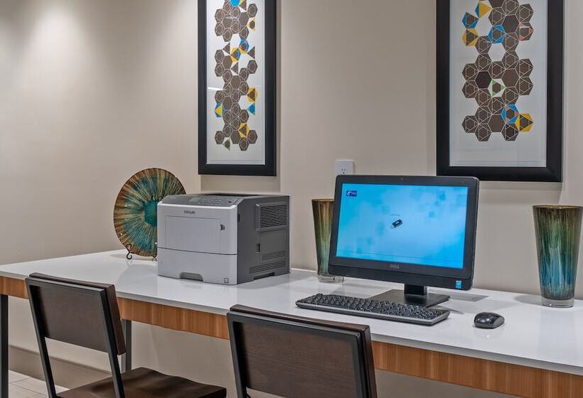 Holiday Inn Express Hotel & Suites Woodbridge, An Ihg