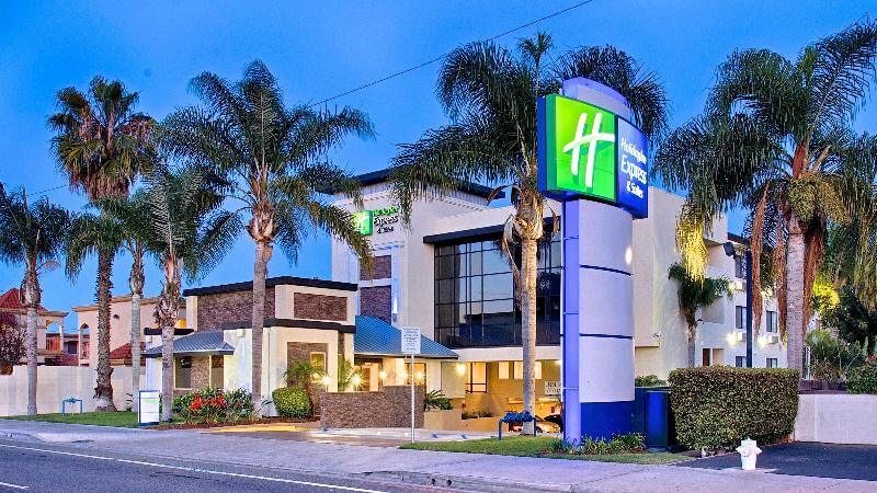 فندق Holiday Inn Express & Suites Costa Mesa, An Ihg