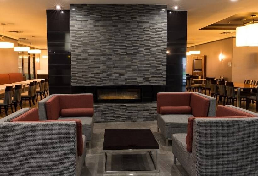 Отель Holiday Inn Express Edmonton Downtown, An Ihg