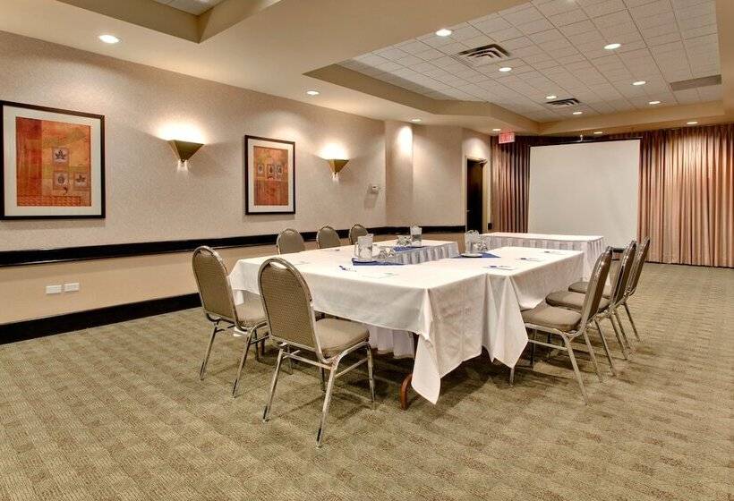 Отель Holiday Inn Express Edmonton Downtown, An Ihg