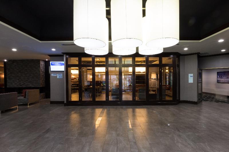 Отель Holiday Inn Express Edmonton Downtown, An Ihg
