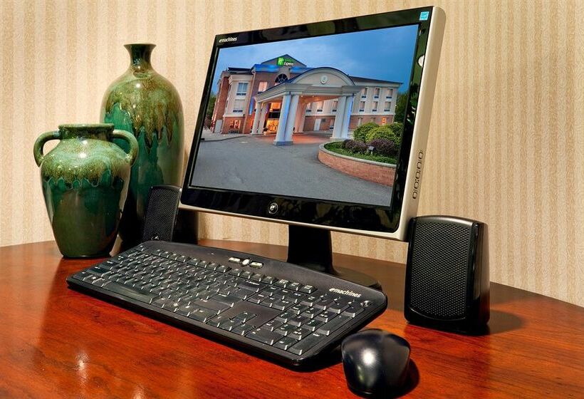 בית מלון כפרי Comfort At Findley Lake