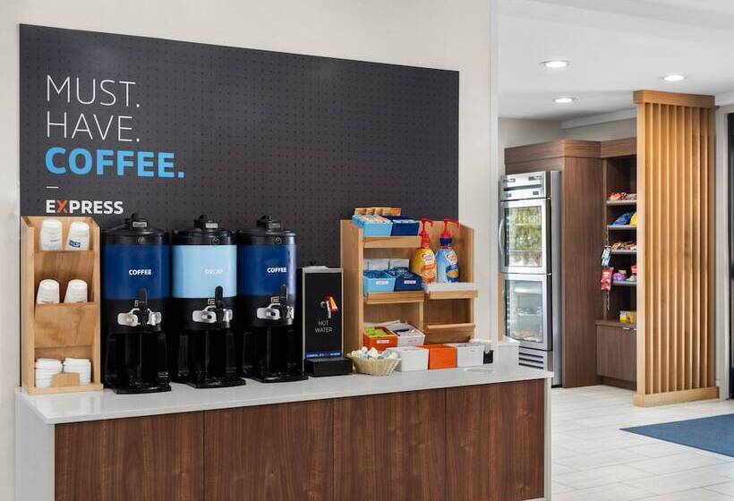 فندق Holiday Inn Express Fort Bragg, An Ihg