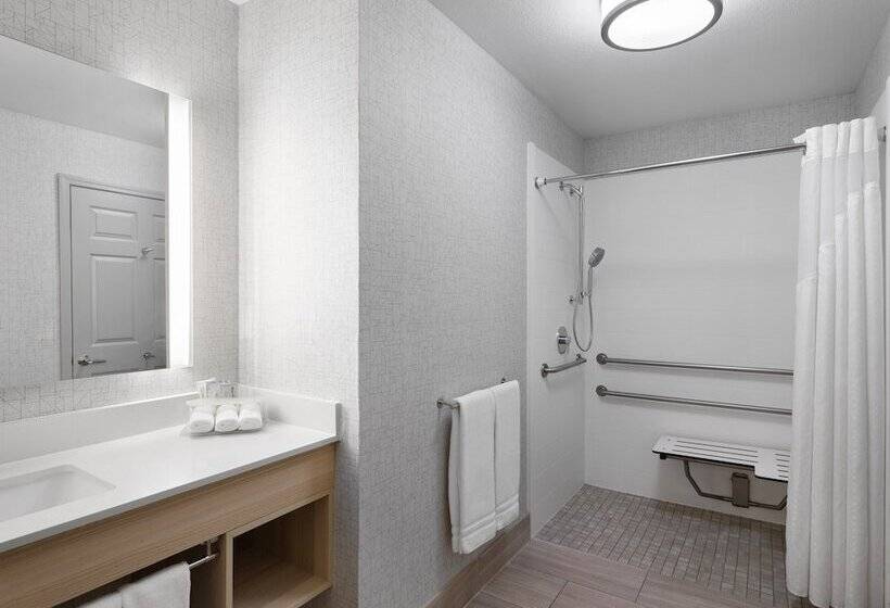 فندق Holiday Inn Express Fort Bragg, An Ihg