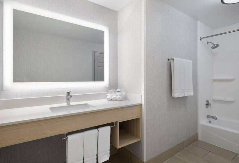 فندق Holiday Inn Express Fort Bragg, An Ihg