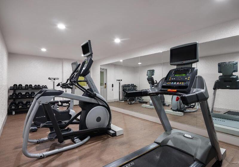 فندق Holiday Inn Express Fort Bragg, An Ihg