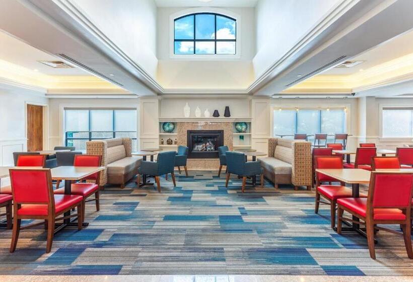 هتل Holiday Inn Express Hauppauge Long Island, An Ihg