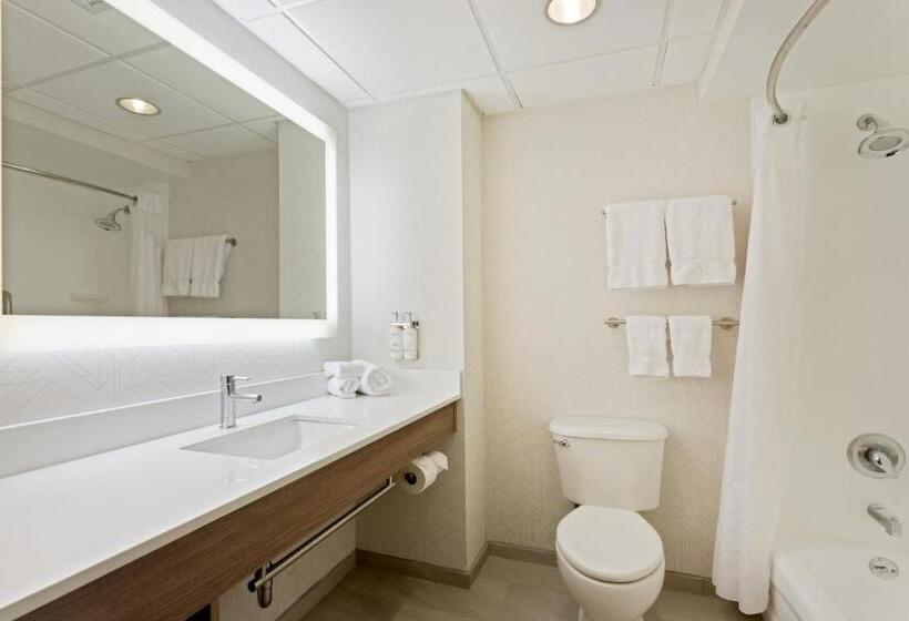 فندق Holiday Inn Express Hauppauge Long Island, An Ihg