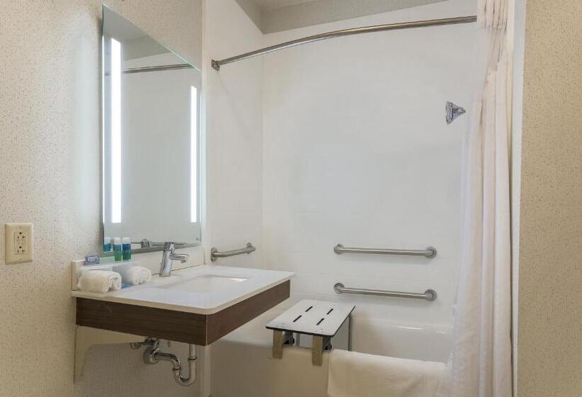 Отель Holiday Inn Express Irondequoit, An Ihg