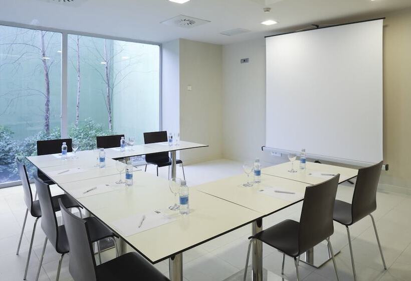 ホテル Holiday Inn Express Pamplona, An Ihg