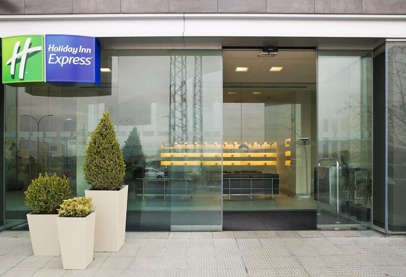 ホテル Holiday Inn Express Pamplona, An Ihg