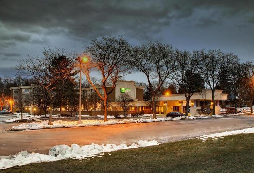 ホテル Holiday Inn Express Poughkeepsie, An Ihg