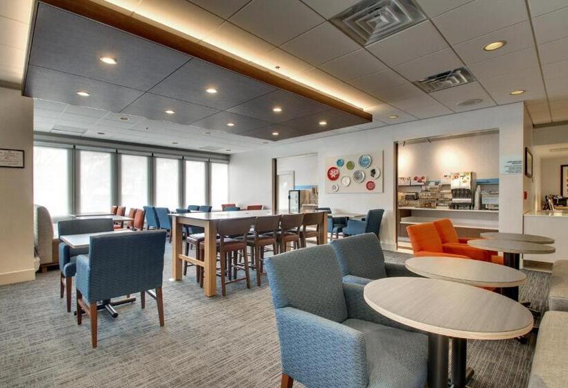 ホテル Holiday Inn Express Poughkeepsie, An Ihg