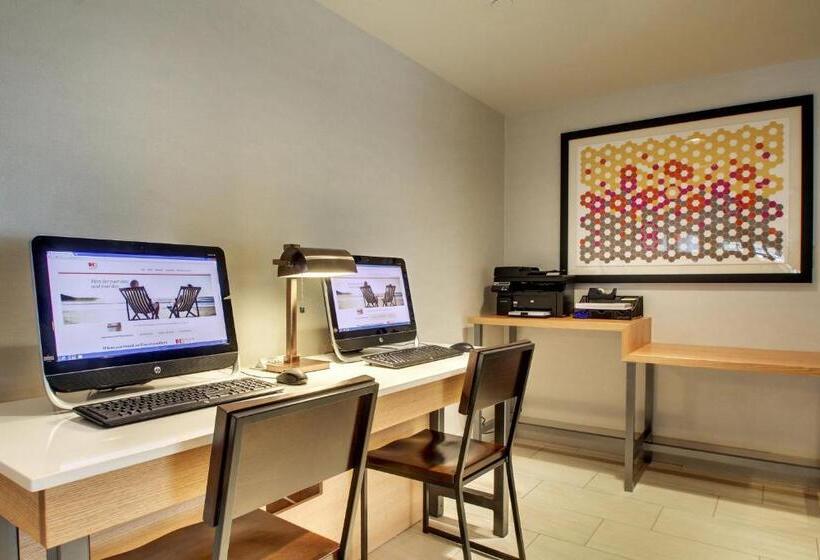 ホテル Holiday Inn Express Poughkeepsie, An Ihg