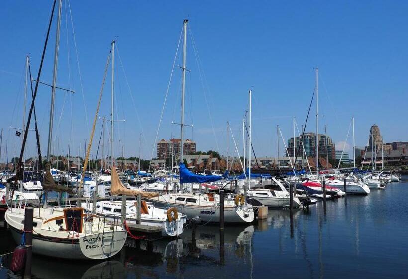 ホテル Holiday Inn Express & Suites Buffalo Airport, An Ihg