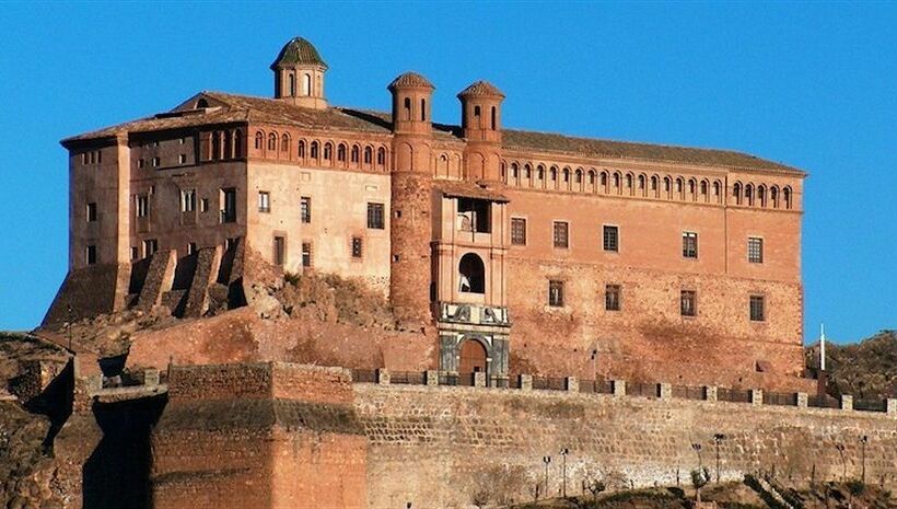 בית מלון כפרי Hospedería Castillo del Papa Luna