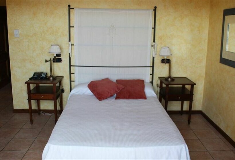 בית מלון כפרי Hospedería Castillo del Papa Luna