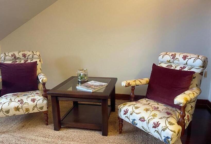 Hosteria De Torazo Nature Hotel & Spa