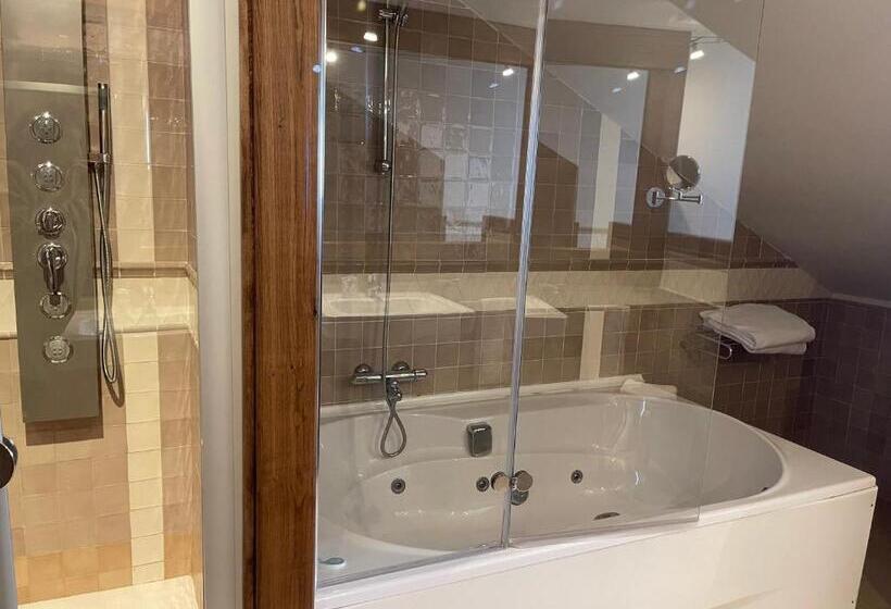 Hosteria De Torazo Nature Hotel & Spa