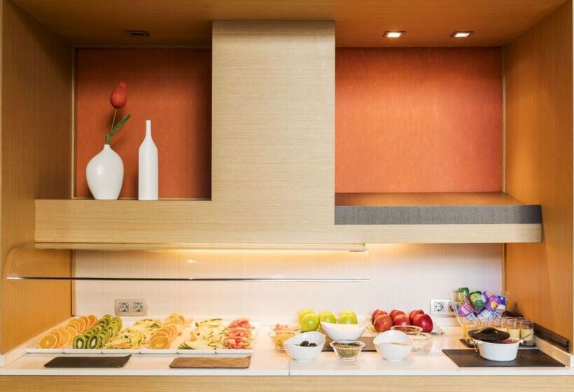 Отель Ilunion Aqua 3