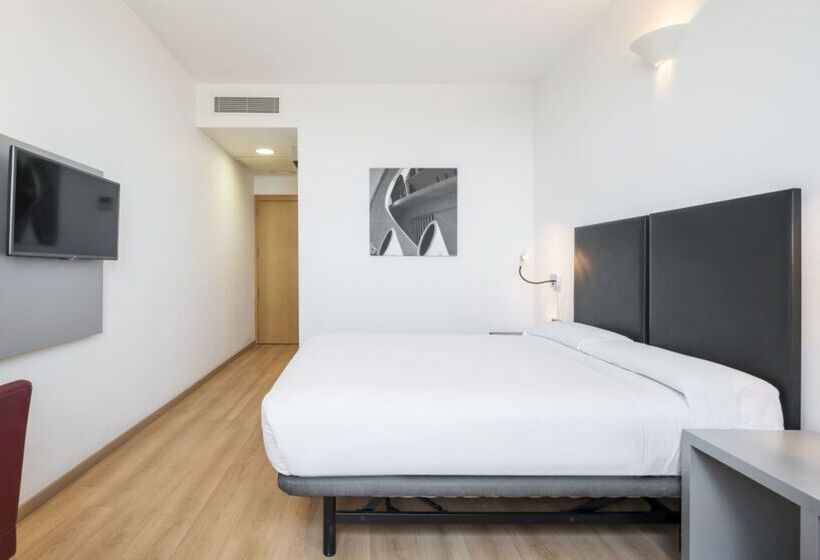 Отель Ilunion Aqua 3