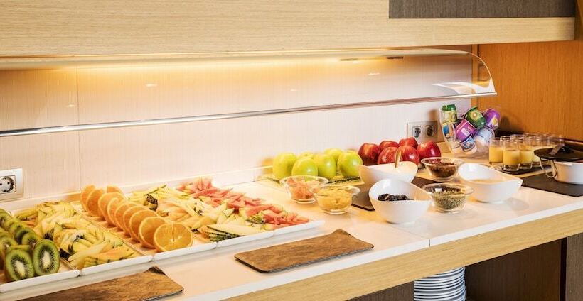 Отель Ilunion Aqua 3