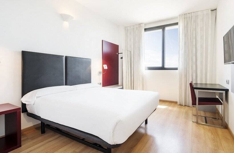 هتل Ilunion Aqua 3