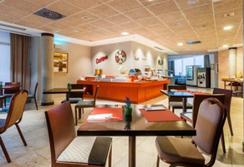 Отель Isla De La Garena