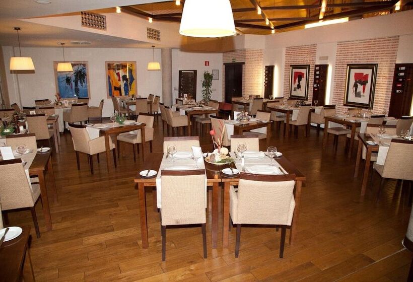 Отель Isla De La Garena