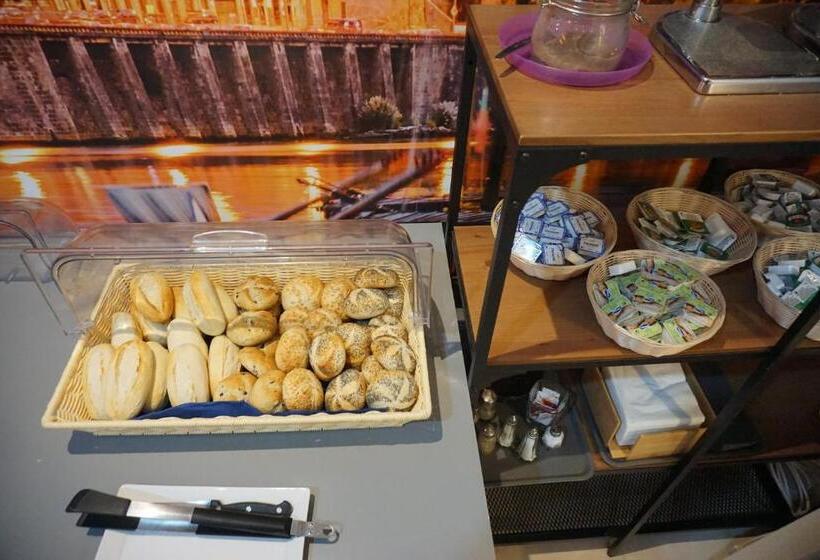 Отель La Fontaine