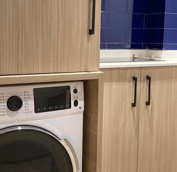 هتل La Quinta By Wyndham Dubai Jumeirah